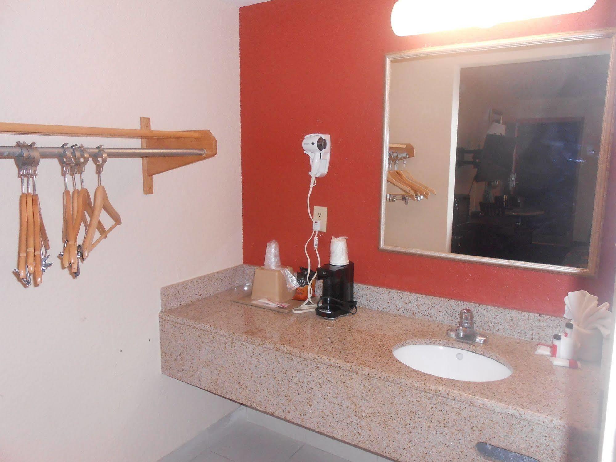 Executive Garden Titusville Hotel المظهر الخارجي الصورة