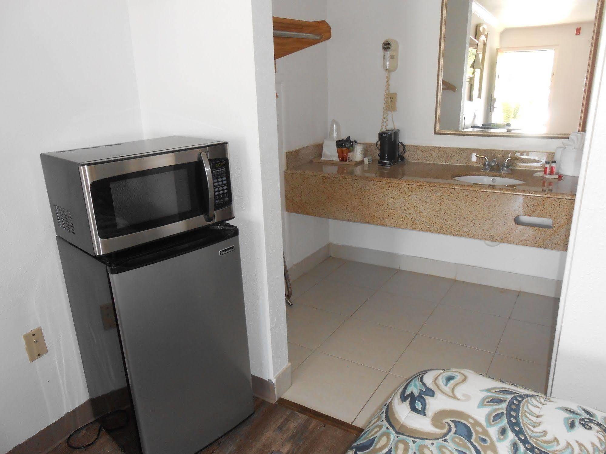 Executive Garden Titusville Hotel المظهر الخارجي الصورة