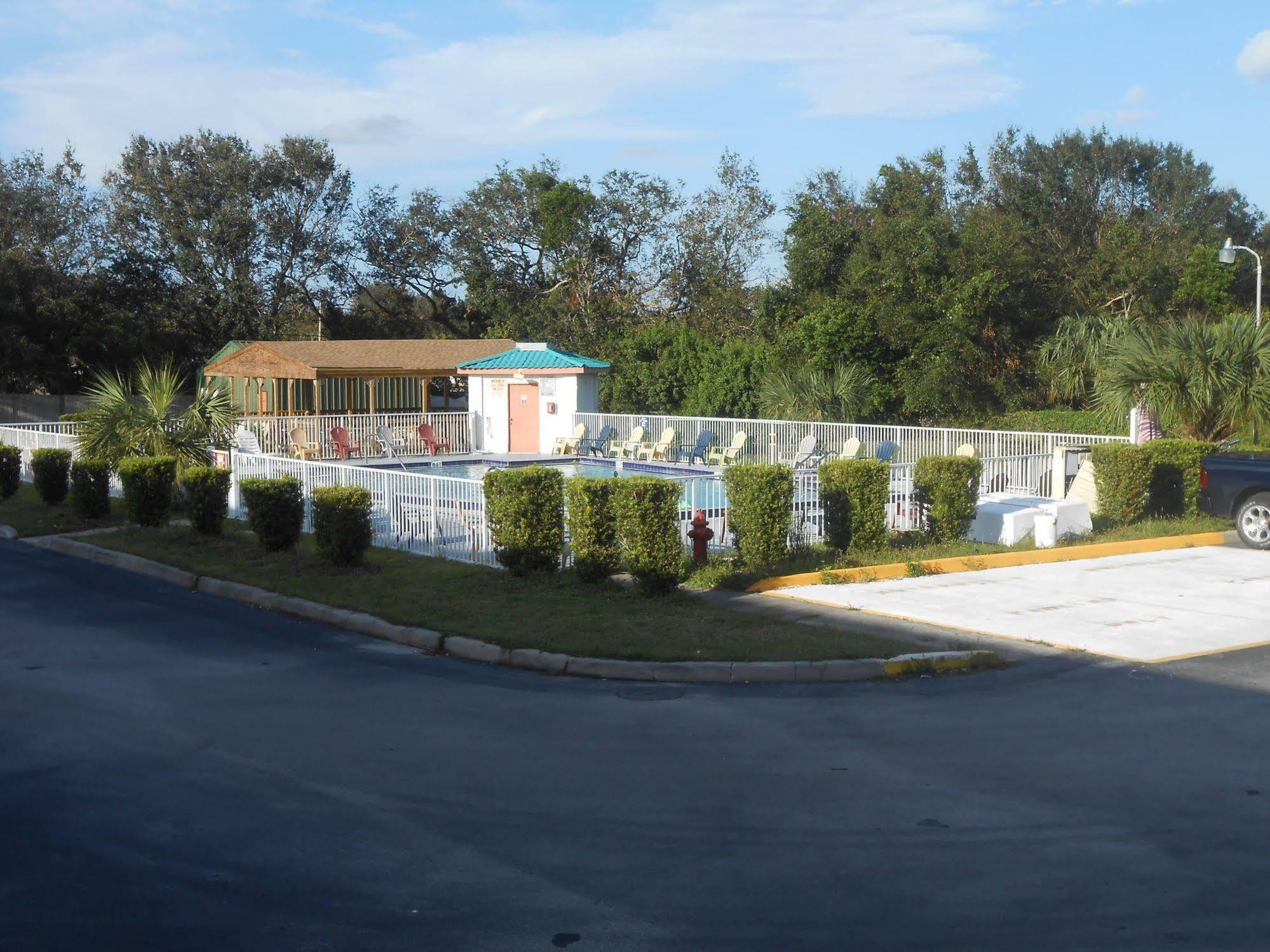 Executive Garden Titusville Hotel المظهر الخارجي الصورة