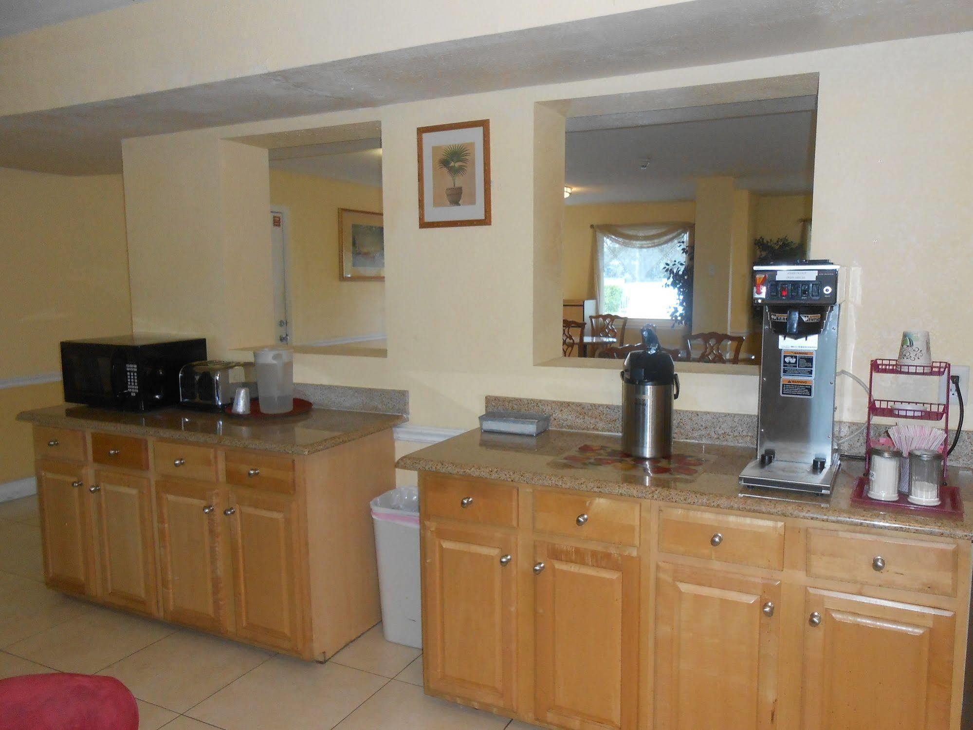 Executive Garden Titusville Hotel المظهر الخارجي الصورة