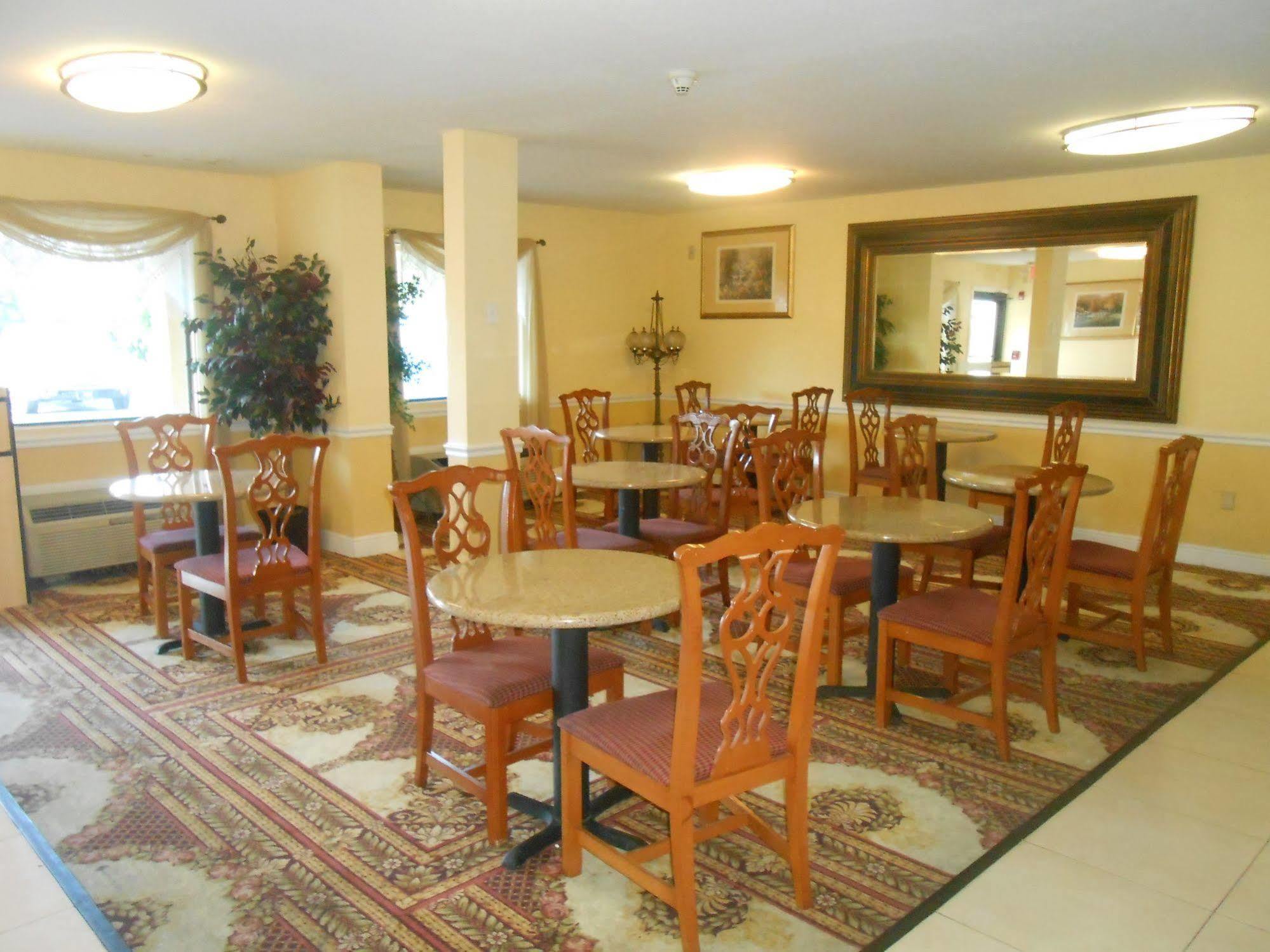 Executive Garden Titusville Hotel المظهر الخارجي الصورة