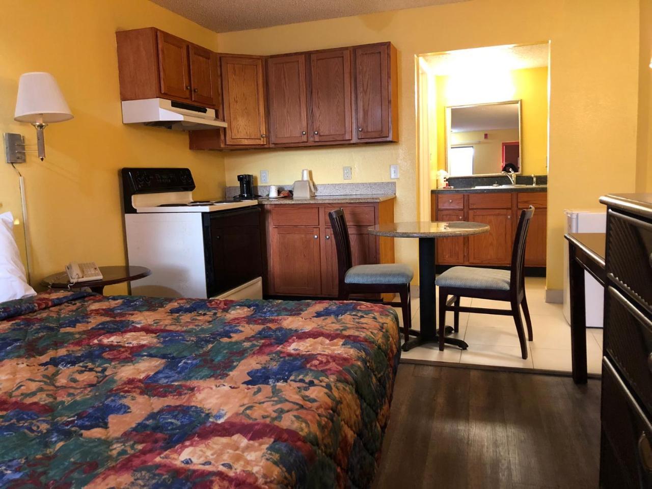 Executive Garden Titusville Hotel المظهر الخارجي الصورة
